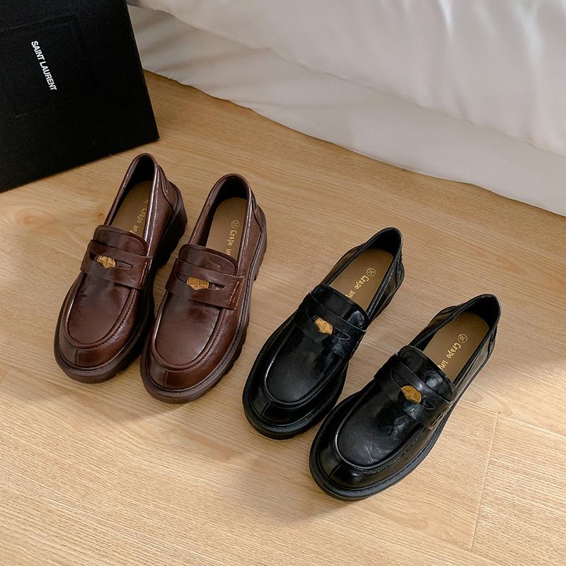 Rindslederversion des gleichen Stils, Frühling und Herbst neu, Pferdeleder-Goldmünzen, Britischer Stil, runde Spitze, Slipper zum Hineinschlüpfen, klobige Sohle