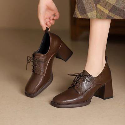 Retro stijl vierkante neus veters diepe mond leren schoenen enkele schoenen dames 2025 herfst nieuw veelzijdig Britse stijl hoge hakken damesschoenen