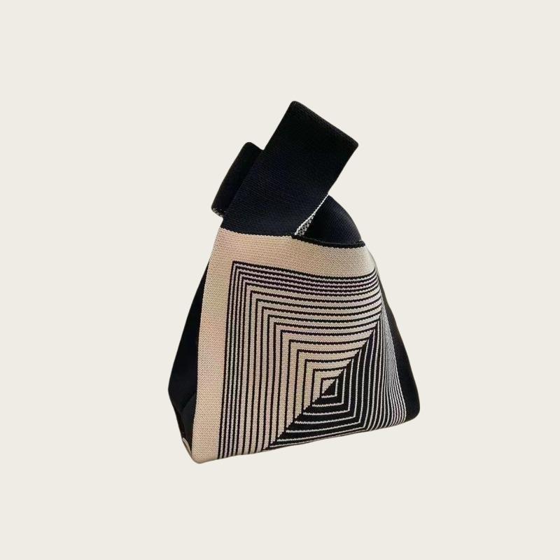 Gift bag birthday gift bag handbag handbag hand carry out panda handbag woven handbag knitting
