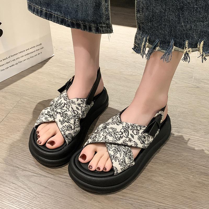 

Guochao style platform sandals women s summer wear new Chinese muffin bottom cross one-button beach sandals 40