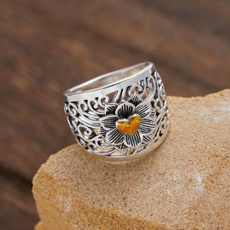 Love Hollow Wide-sided Pattern Ring for Women, New Fashion European and American Luxury Retro Ring Gift