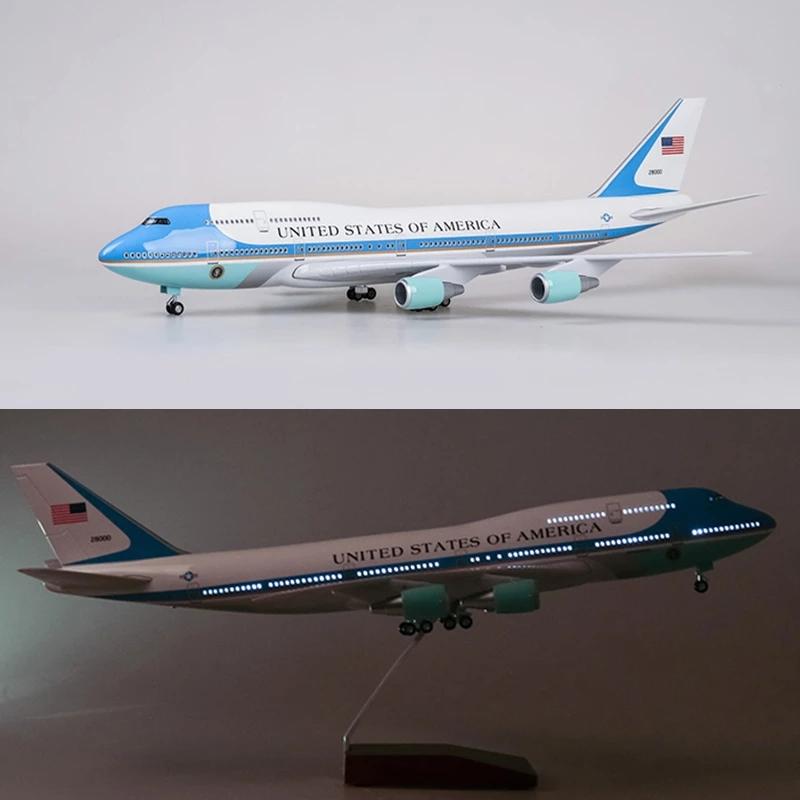 Aircraft Home Decoration 1/150 Scale 47cm B747 Airplane Model B747 Air Force One Aircraft Model with Lights and Wheels Landing