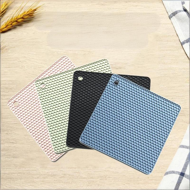 Heat Insulation Silicone Coasters 2/4Pcs Square Non-Slip Heat Resistant Pads for Coffee Table Kitchen Bar Home Use