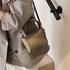 Spring women's bag niche high-end handbag 2025 new simple vegetable basket bag versatile shoulder messenger bag