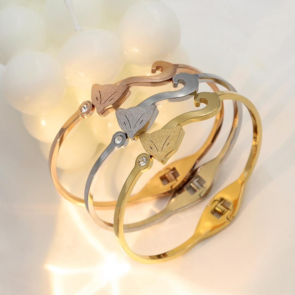 Stylish And Exquisite Matte Diamond-Encrusted Fox Bracelet, Simple Personality, Titanium Steel Spring Buckle Bracelet For Women