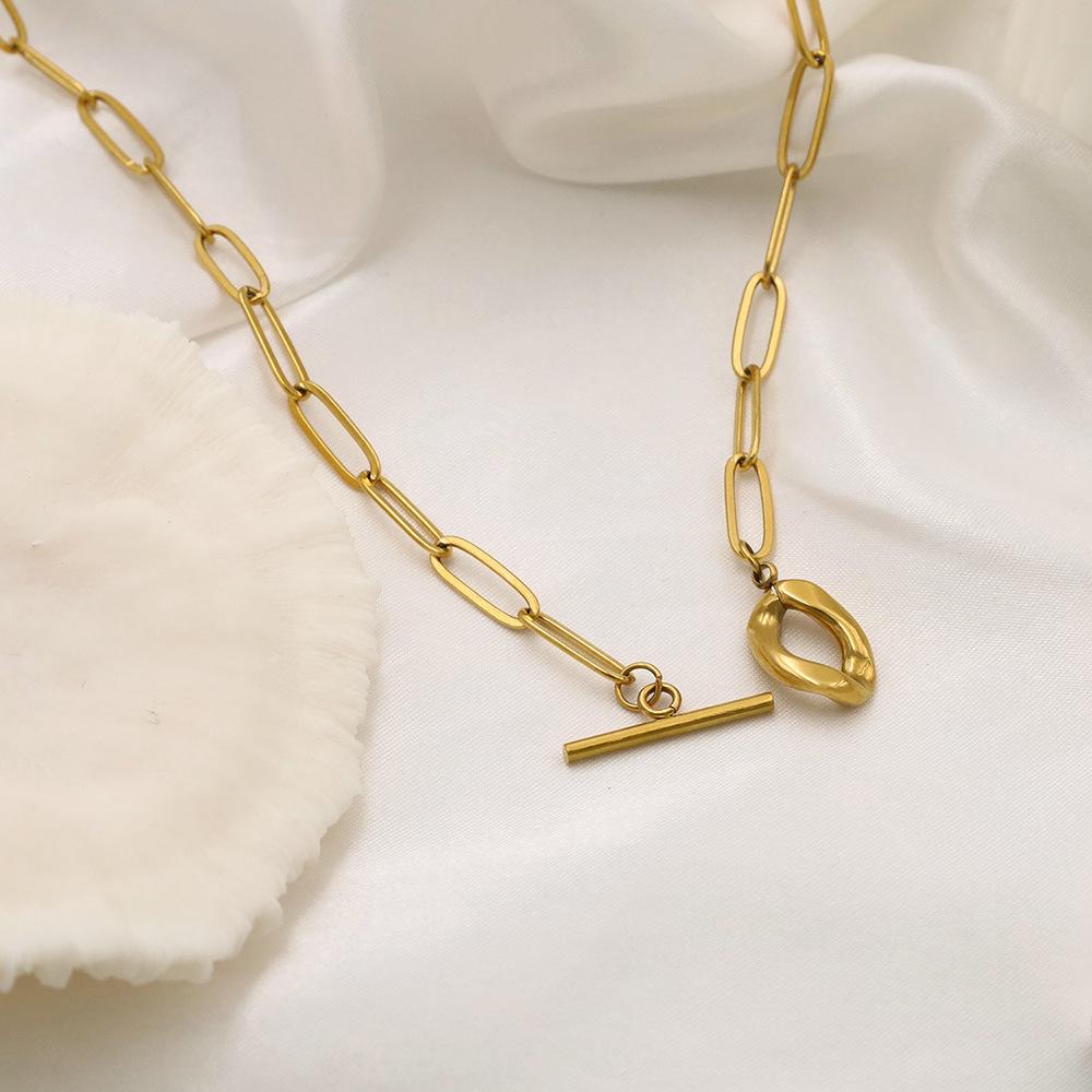 Personalized Kink T-Buckle Oval Titanium Steel Necklace Women'S Versatile 18K Gold Niche Simple Cross Chain