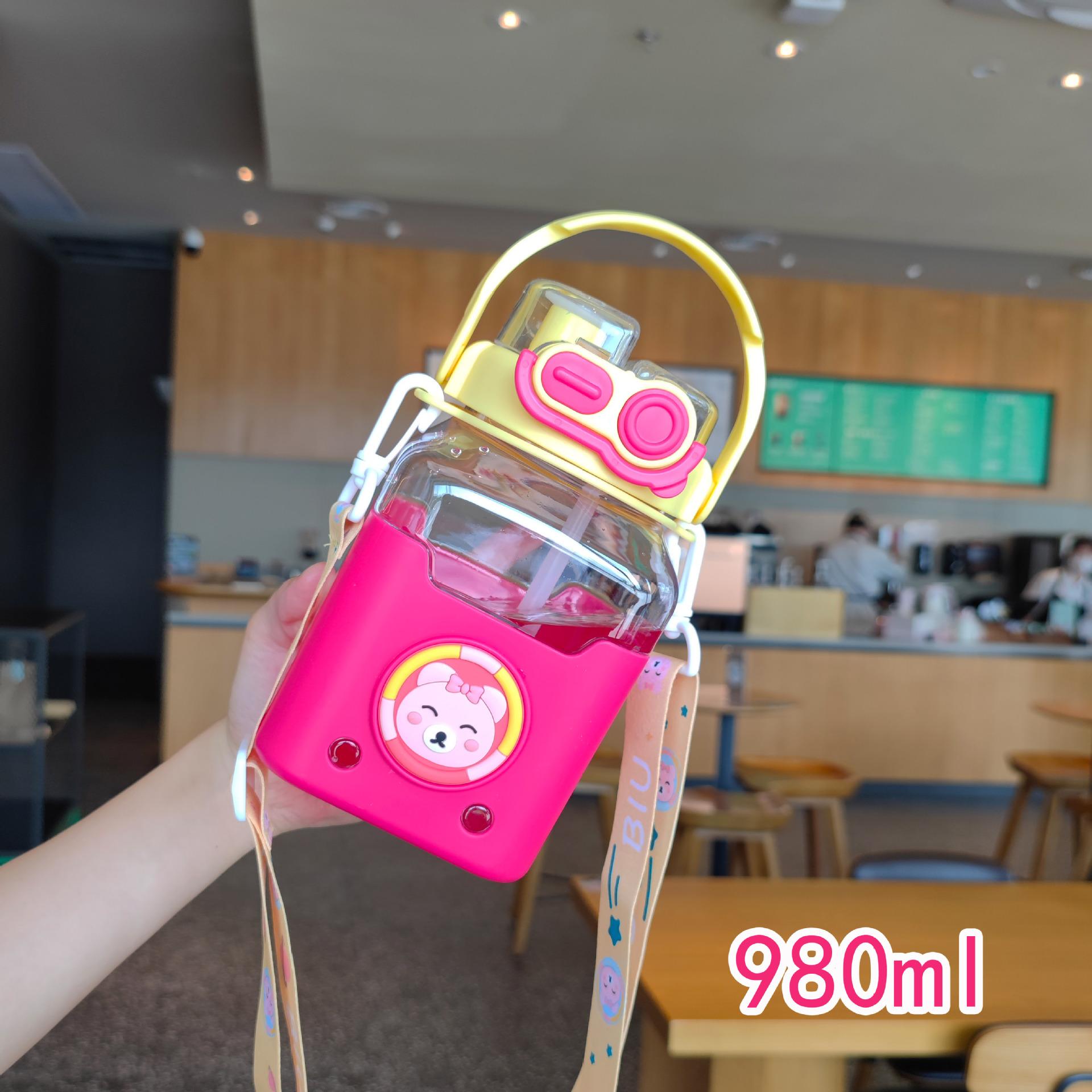 

Cute Cartoon Square Straw Cup for Kids Portable Strap Student Water Bottle Large Capacity High Value Design 980ml