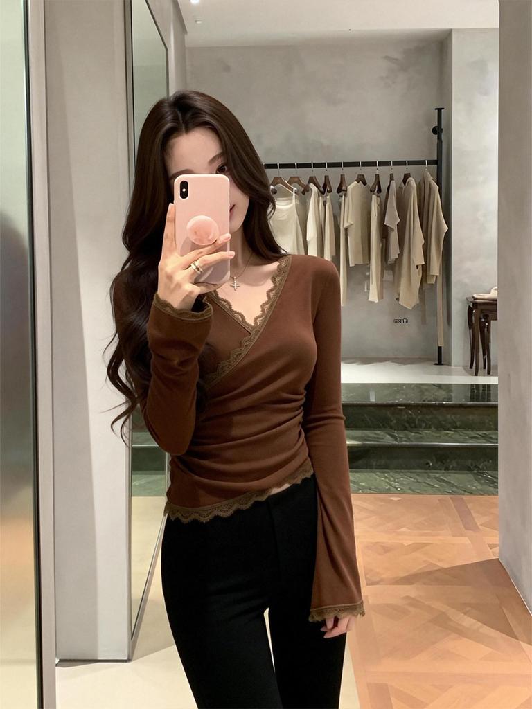 Elegant Lace V-neck Long Sleeve Slim-fit Top for Women - Early Autumn Collection