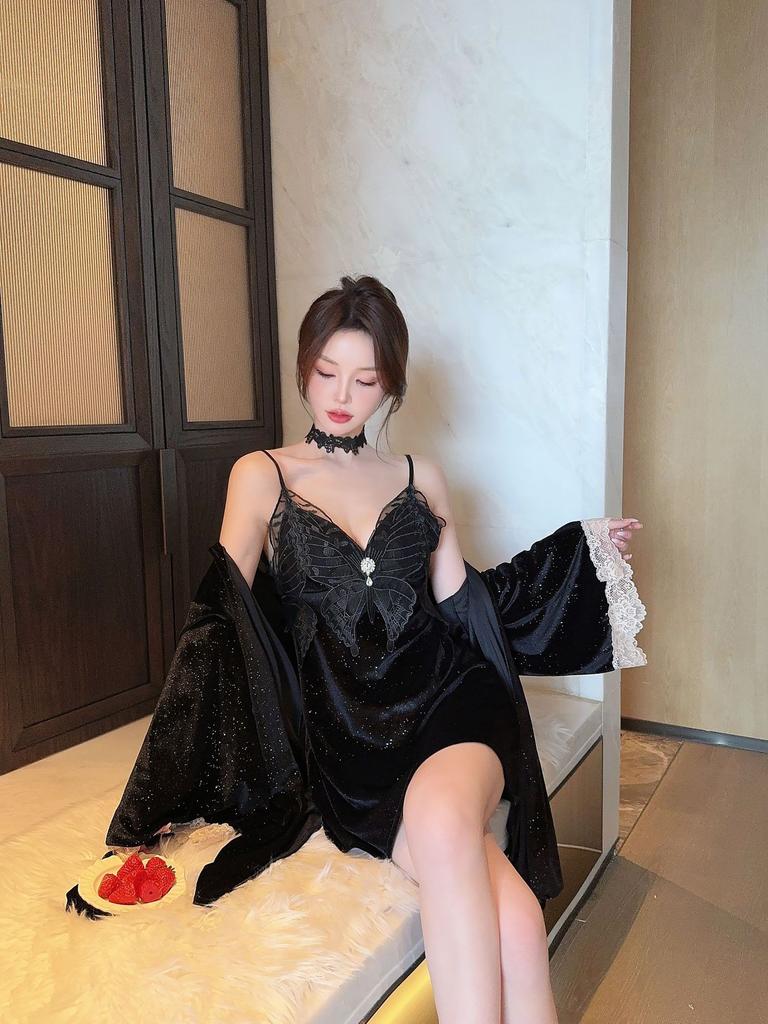 Sexy pajamas women's golden velvet with chest pad suspender nightgown nightgown ironing silver starry sky Korean velvet loungewear available