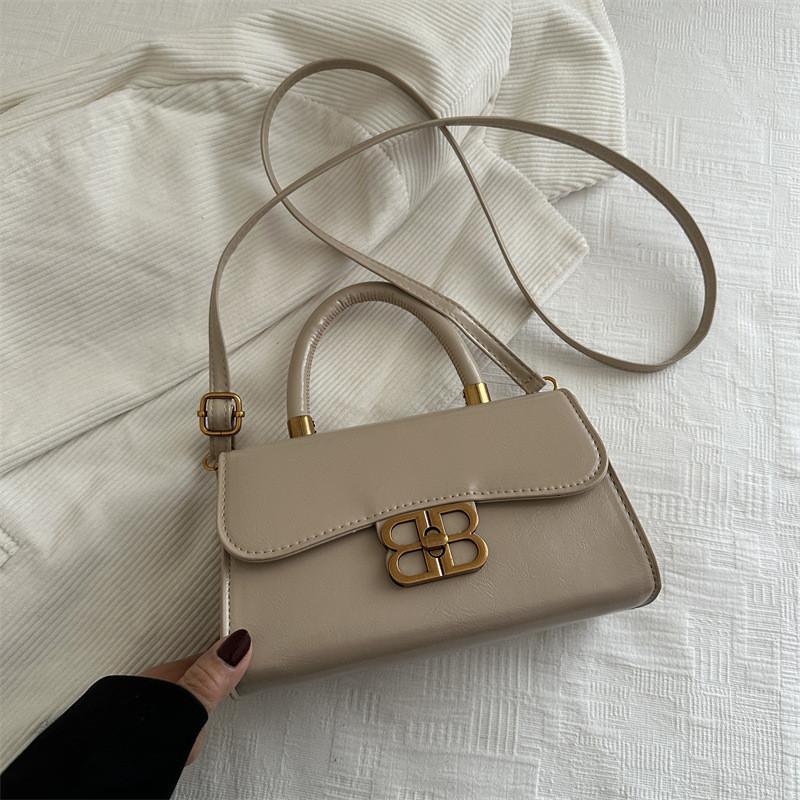 

Simple Solid Color Gold Letter Buckle Decoration Women Casual Shoulder Bag For Daily Use хаки