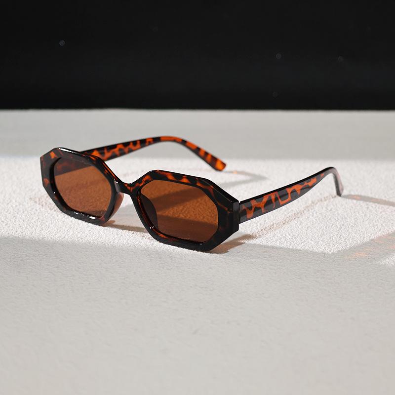 New Small Frame Irregular Sunglasses Fashion European And American Beach Glasses Street Photography Hip Hop Sun Glasses