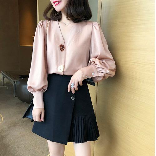 Shirt Women's Design Sense Niche 1116 New Retro Hong Kong Flavor V-neck Early Autumn Top Light Lantern Sleeve Shirt