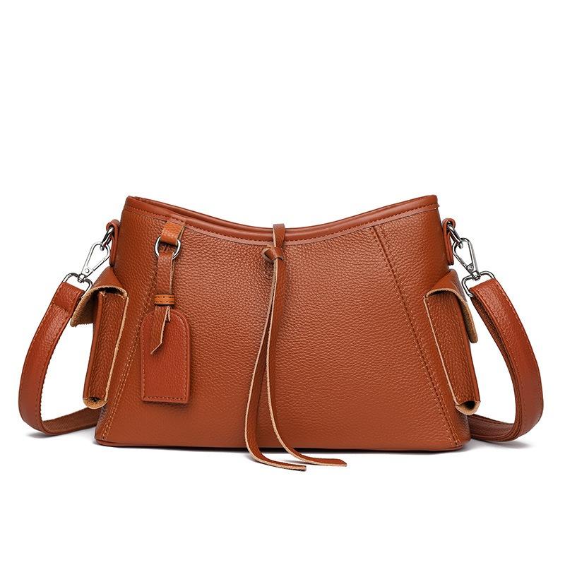 

Женская сумка-тоут из первого слоя коровьей кожи, новая ретро сумка-подмышку на плечо, модная трехмерная темпераментная сумка-мессенджер. коричневый