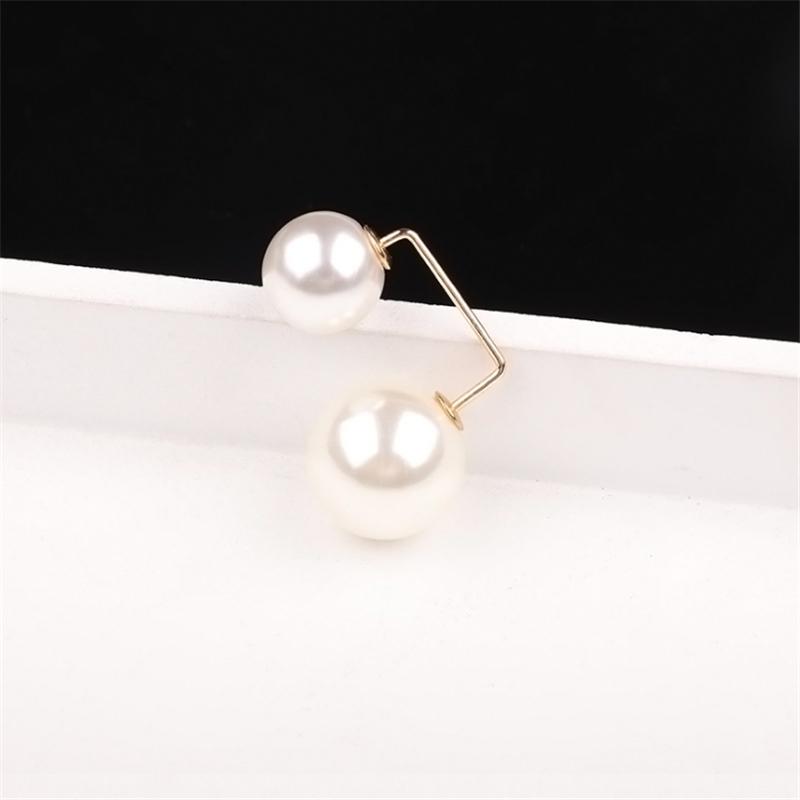 

Fashion Pearl Brooch Cute Creative Clothes Decorative Brooches for Women Anti-Exposure Neckline Buckle
