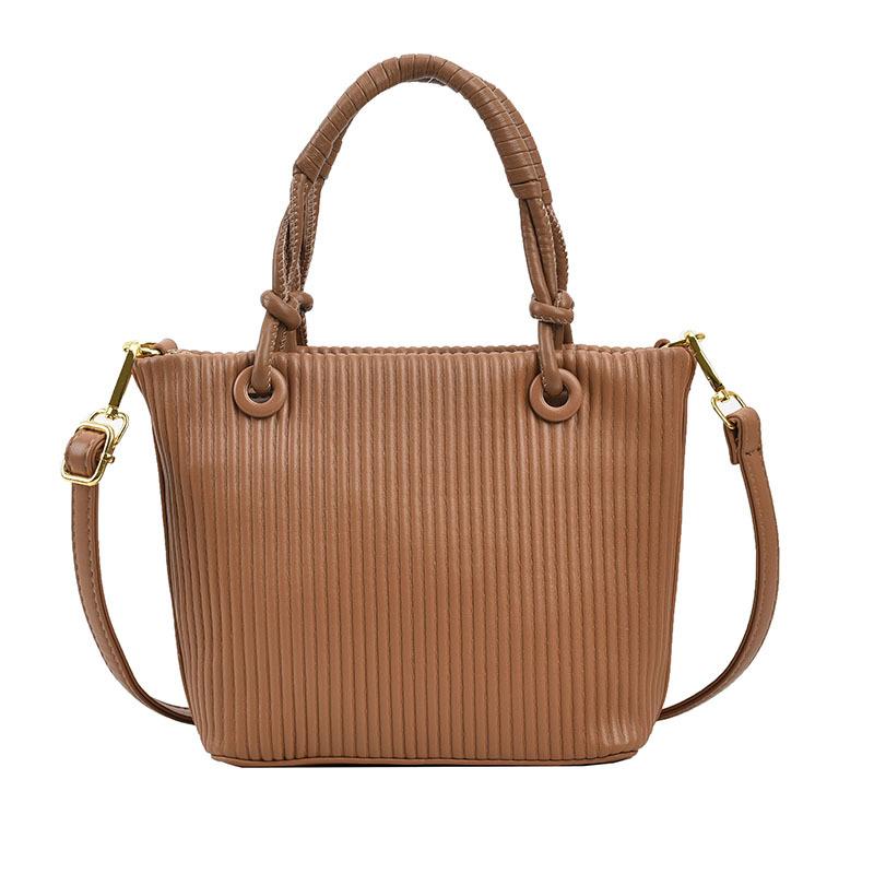Korean Version of Fashion Women's Handbag 2025 New Pleated Bucket Bag Niche Texture Shoulder Messenger Bag