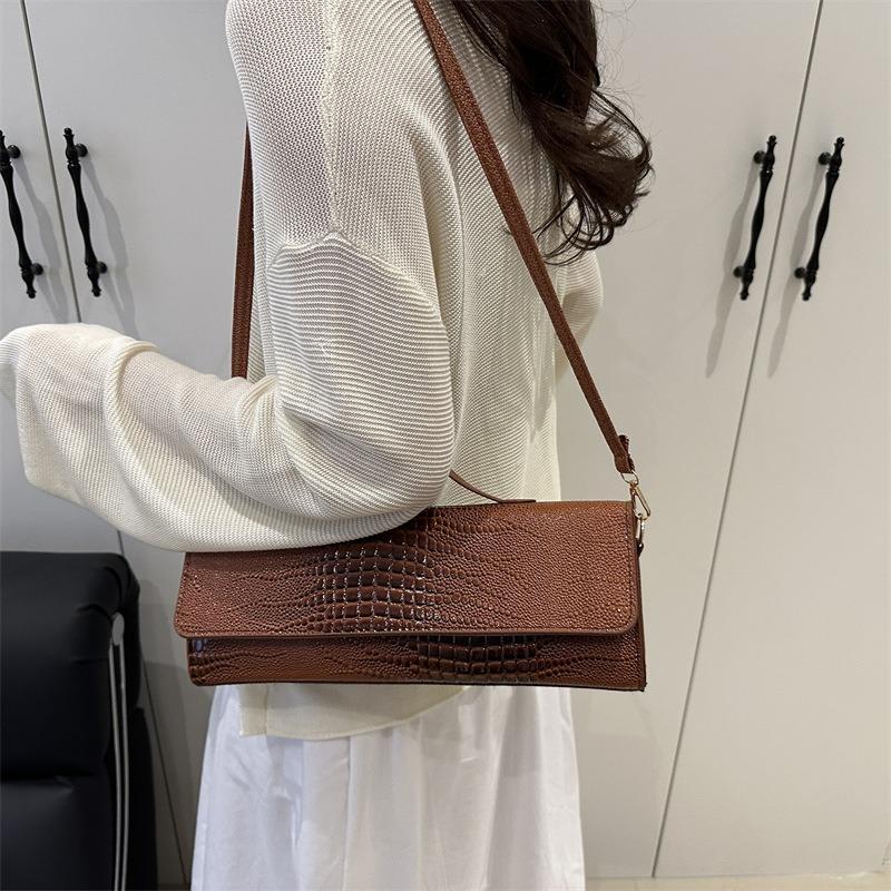 Summer new personalized commuting texture handbag temperament niche design shoulder underarm messenger bag