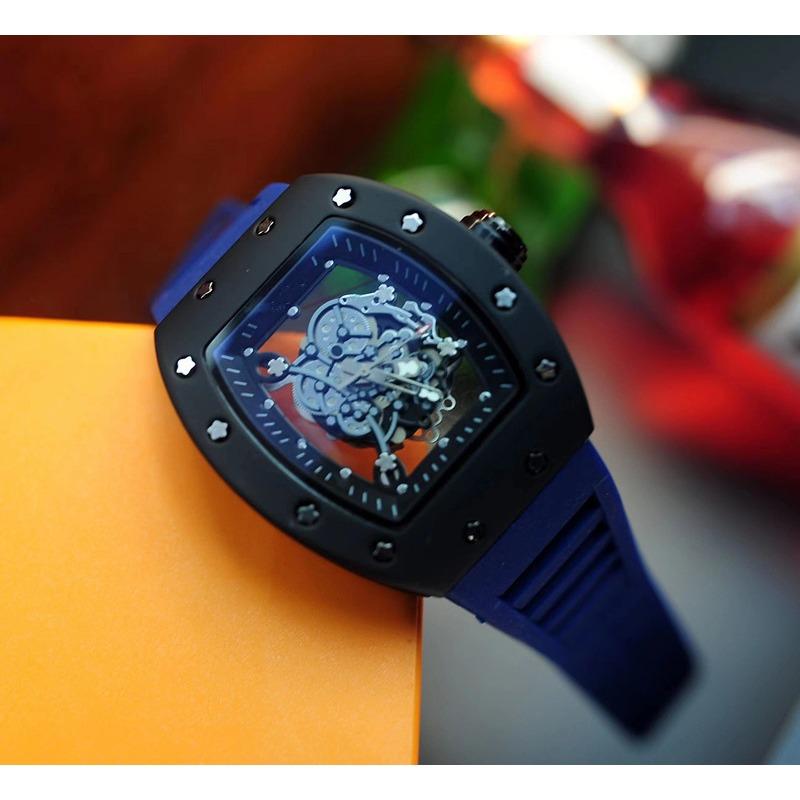 Montre ajourée, Richard Thoroughly, montre universelle pour hommes et femmes