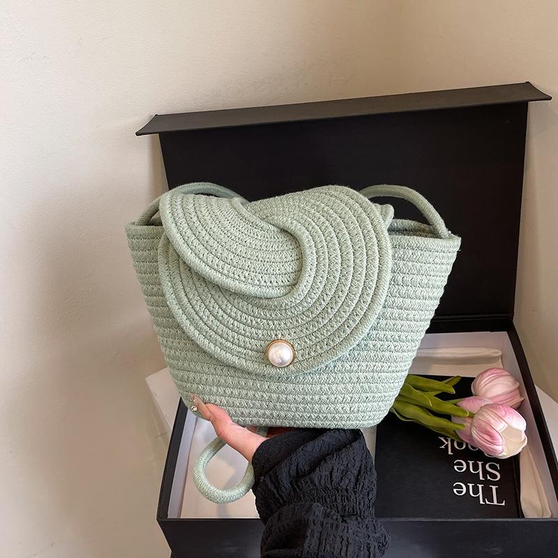 

Straw bag women s summer 2025 new fashion versatile rattan bucket bag vacation woven shoulder messenger bag зелёный