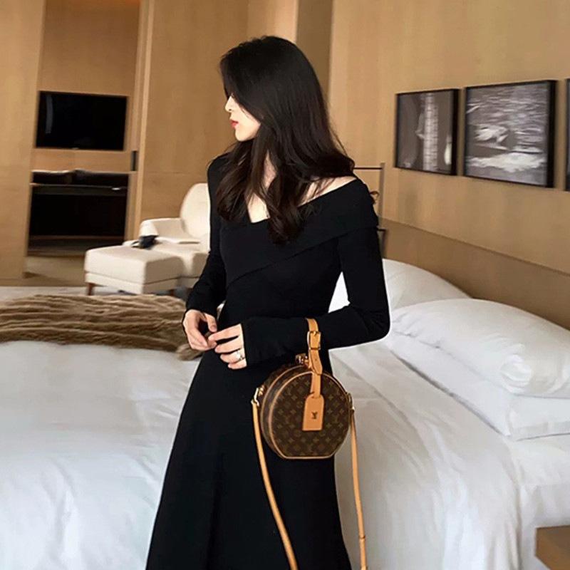 

Ретро A-силуэтное вязаное легкое и сочное платье с V-образным вырезом для женской осени и зимы, красное платье Хепберн с акцентом на талии и тонким силуэтом XL чёрный