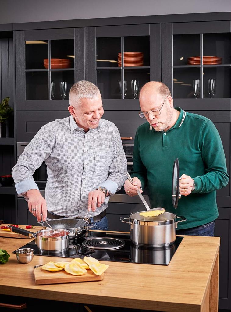 RÖSLE R?sle Spatula, Accessories for the Kitchen/Baking, Silicone, Black, 26 Cm, 12436 by R?sle