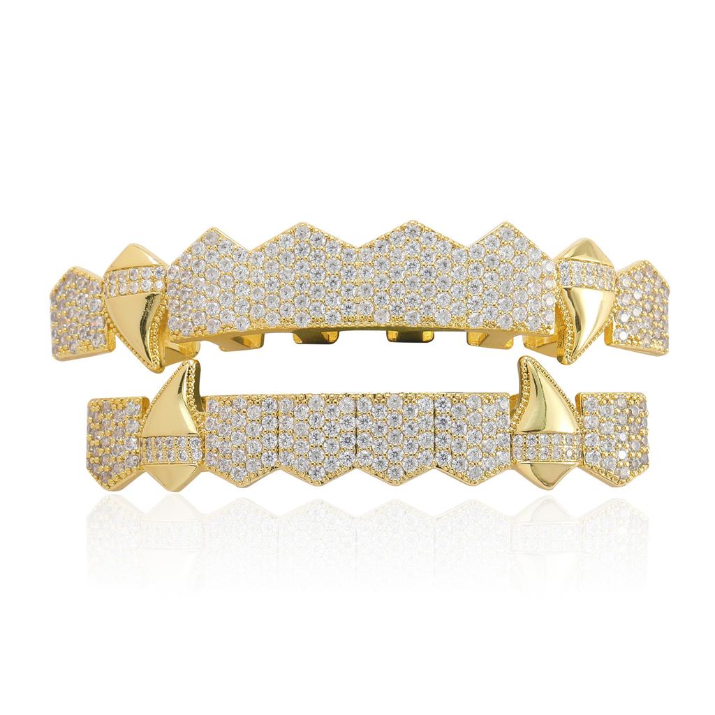 Halloween Vampire Fangs Hip Hop Jewelry 8 Teeth Top and Bottom Grillz Set Iced Out Gold Plated Diamond Grillz for Teeth