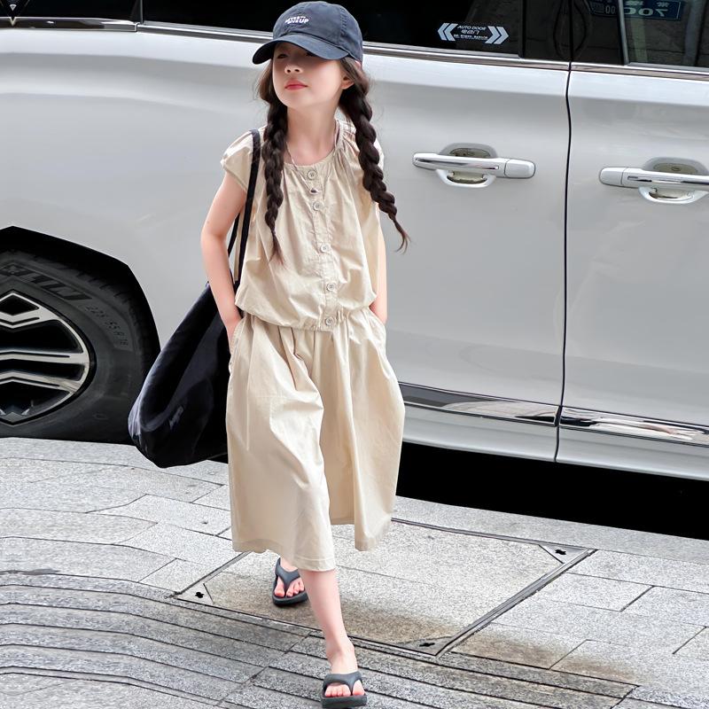 Girls  Casual Summer Outfit Set, Summer Style, Stylish Short Sleeved Top, Fashionable Cropped Pants Two-piece Set 120