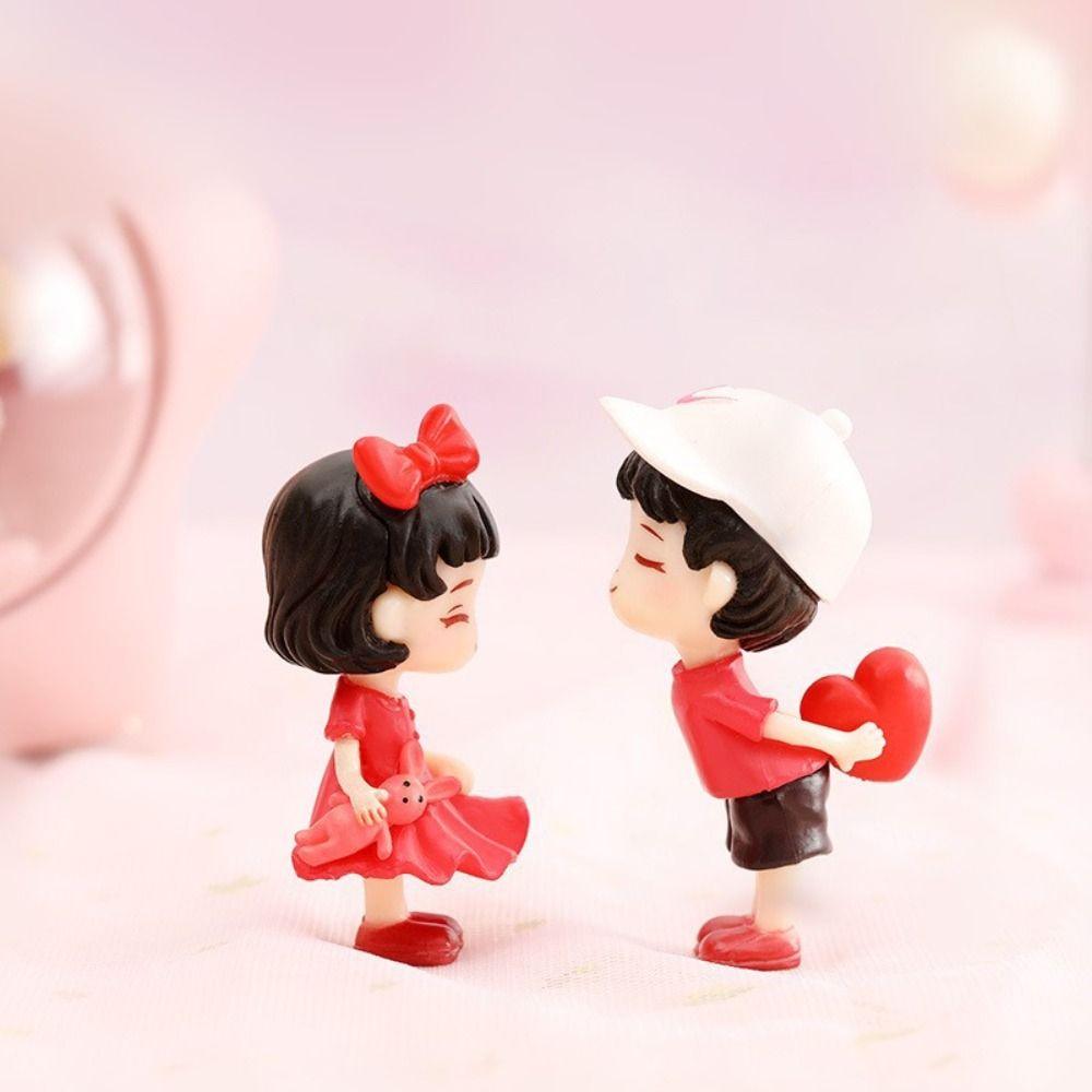 Home Decor Car Ornaments Resin Kiss Balloon Action Figure Cartoon Couples Model Toys  Men and Women
