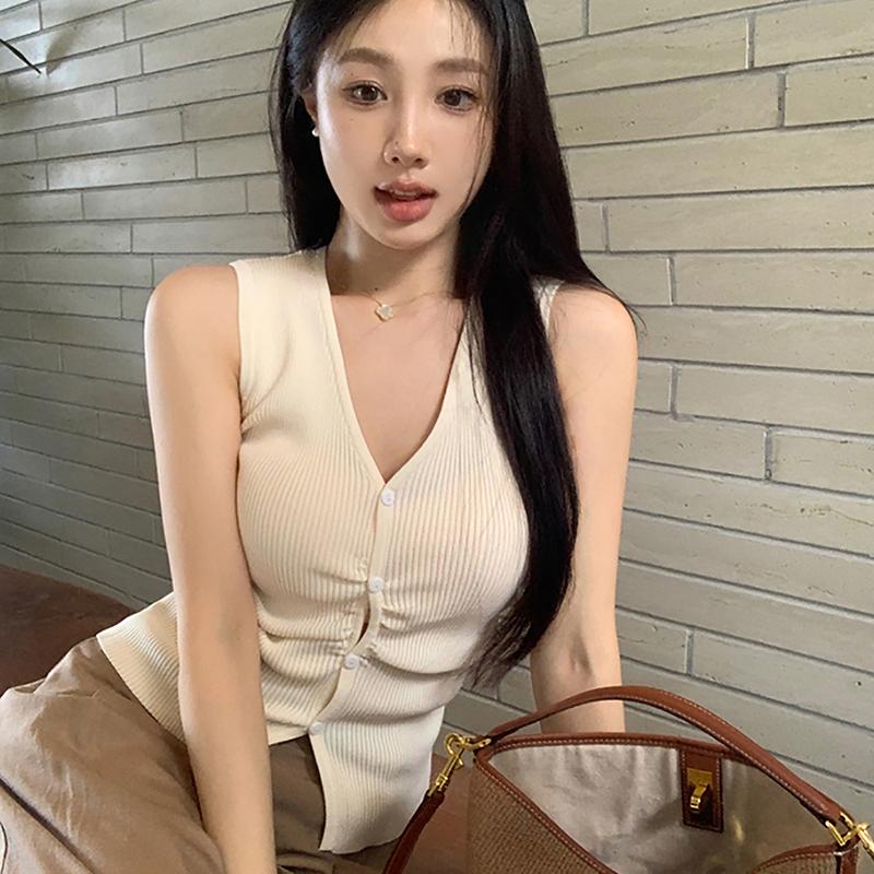 Summer Chic V-Neck Knitted Vest Women Solid Color Sleeveless Slim Camisole