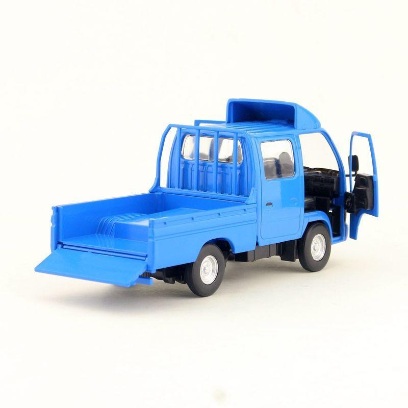 Alloy Car Model 132 Scale Kids Toy With Sound Light Inertia Control For Play