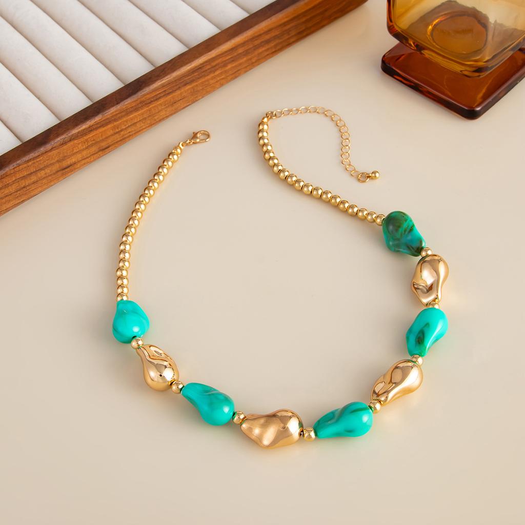Design Sense Special-Shaped Resin Beaded Collarbone Necklace, Fashionable Imitation Jade Stacked Necklace Bracelet