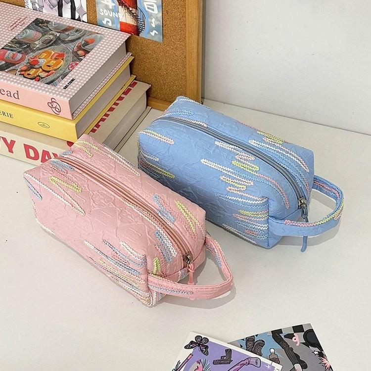 Stylish And Spacious Summer Checkered Makeup Bag Cute Portable Travel Handbag