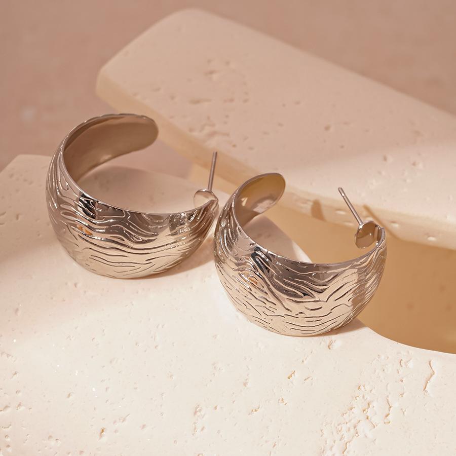 Heavy industry wide-sided C-shaped geometric stud earrings exaggerated high-end simple niche earrings