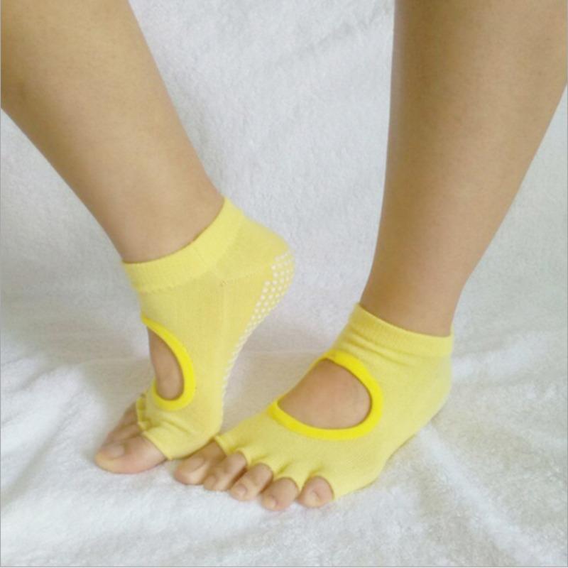 Spring and Summer Separates Refer To Women's Open-toe and Back-revealing Yoga Socks, Sports Socks, Anti-slip Pilates Socks, and Five-fingered Socks.