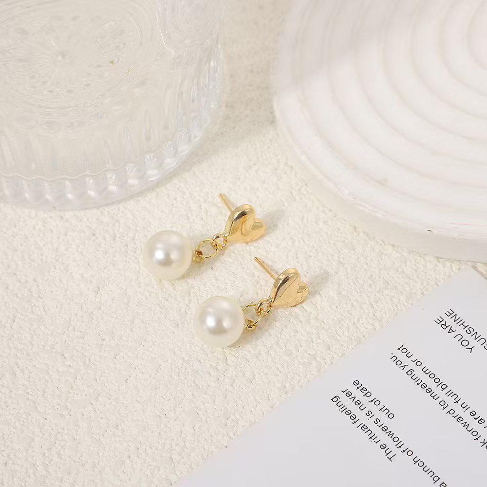 Exquisite Pearl Drop Earrings: Versatile, Fashionable, Luxurious Design for Women