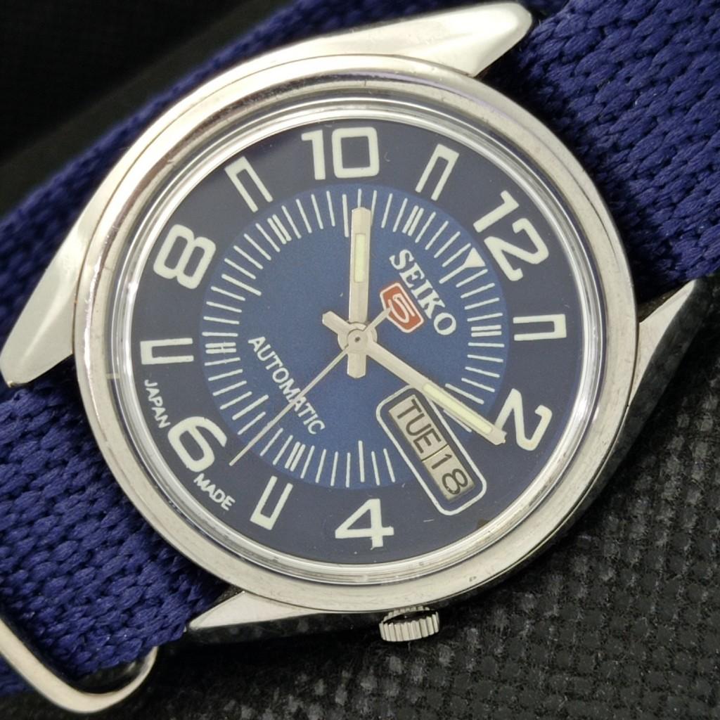 

Б/У винтажные мужские часы SEIKO 5 AUTOMATIC 7019A JAPAN с функцией отображения дня и даты 588a-a310132-6 lot588a-a310132