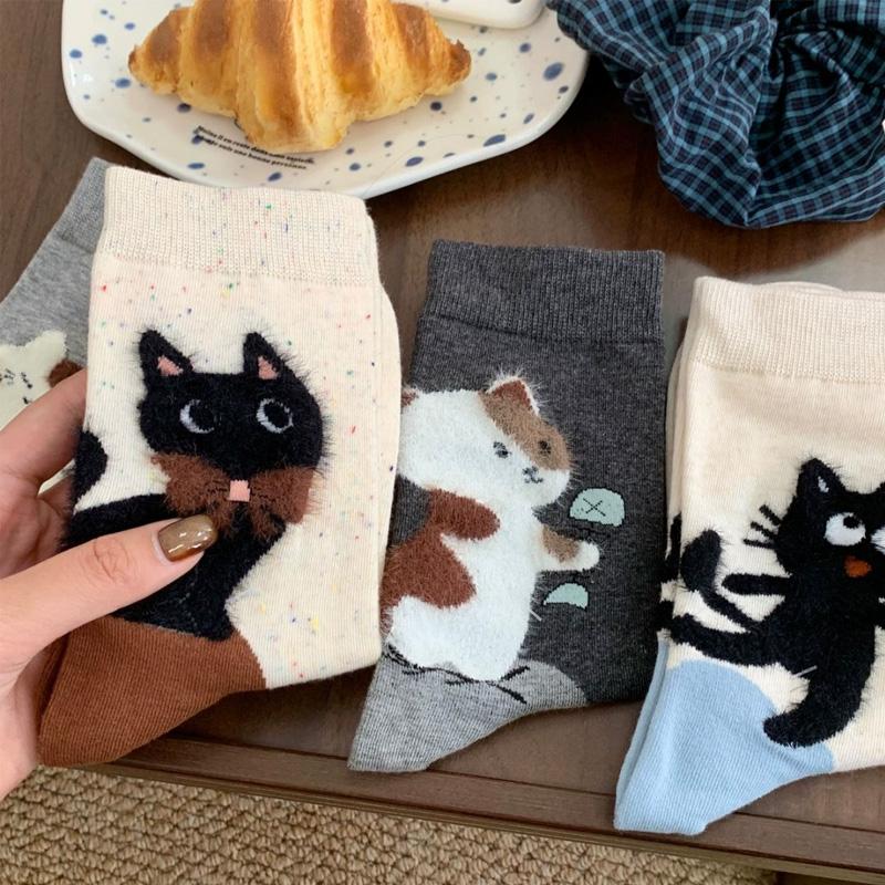 1 Pair Women's Socks Autumn Winter Letter Print Breathable Cat Ankle Socks High Quality Mid-Calf Socks Cute Cat Polyester Blend