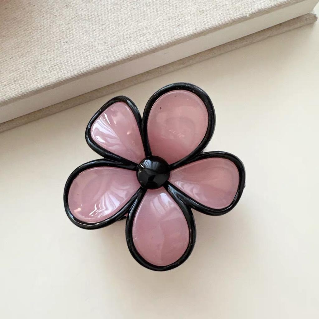 Summer Flower Hair Claw Clips Plastic Egg Flowers Shark Clip Jelly Color Hair Clamps Grab Sweet Women Hair Accessories