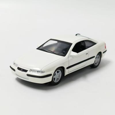 Delprado 1:43 Scale 1995 Opel New Alloy Die-casting Vehicle Model Without Packaging Collectible Gift Toy Car Model