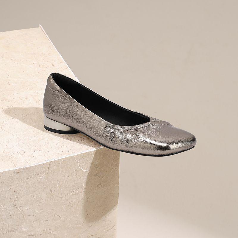 New pleated soft leather diagonal head soft leather low heel shallow mouth single shoes autumn temperament grandma shoes