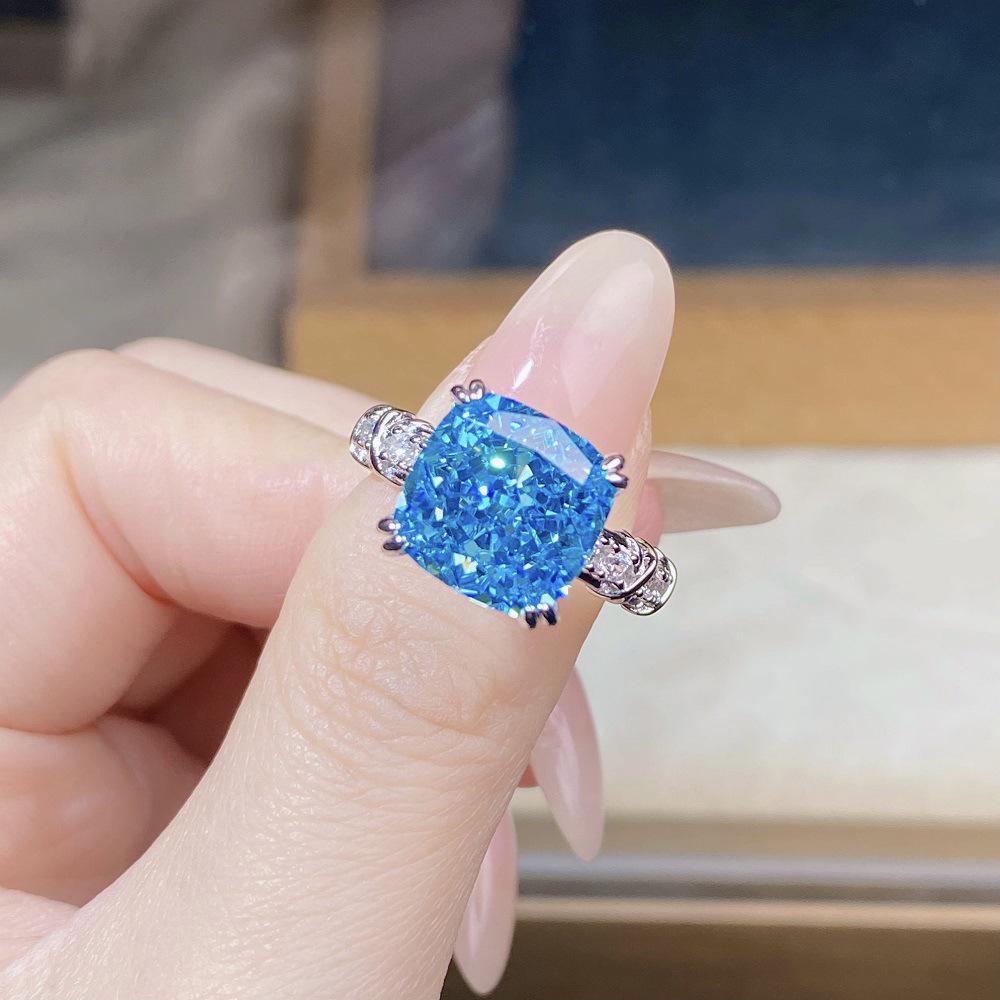 Exquisite S925 Silver Square Sugar High Carbon Diamond Women's Ring with Aquamarine Accent - Bold European/American Style.