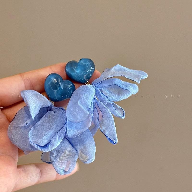 Floral Earrings - Women's Summer Sweet Petal-style Earrings with A Sophisticated and Unique Design, Exuding An Elegant and Exclusive Charm.