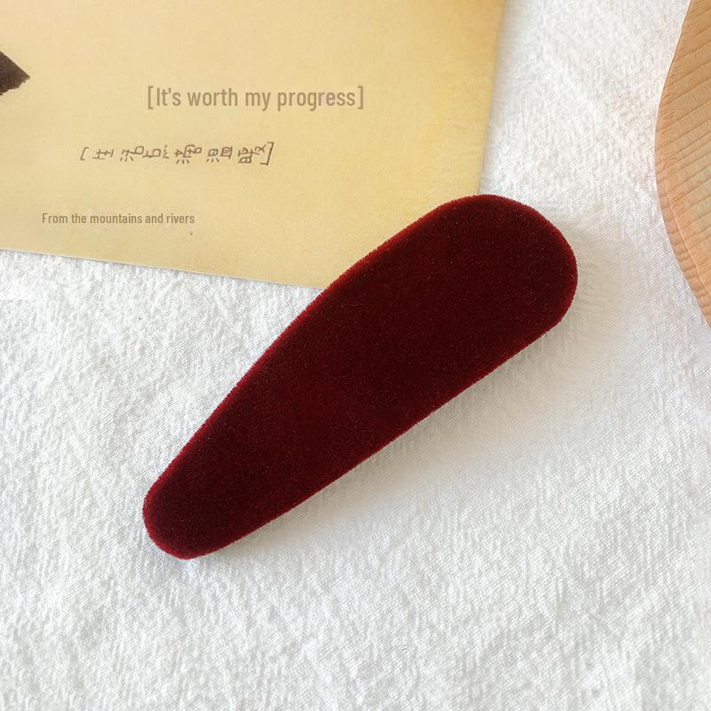 Korean Trendy Velvet Hairpin: Plush Bangs Clip for Fall/Winter
