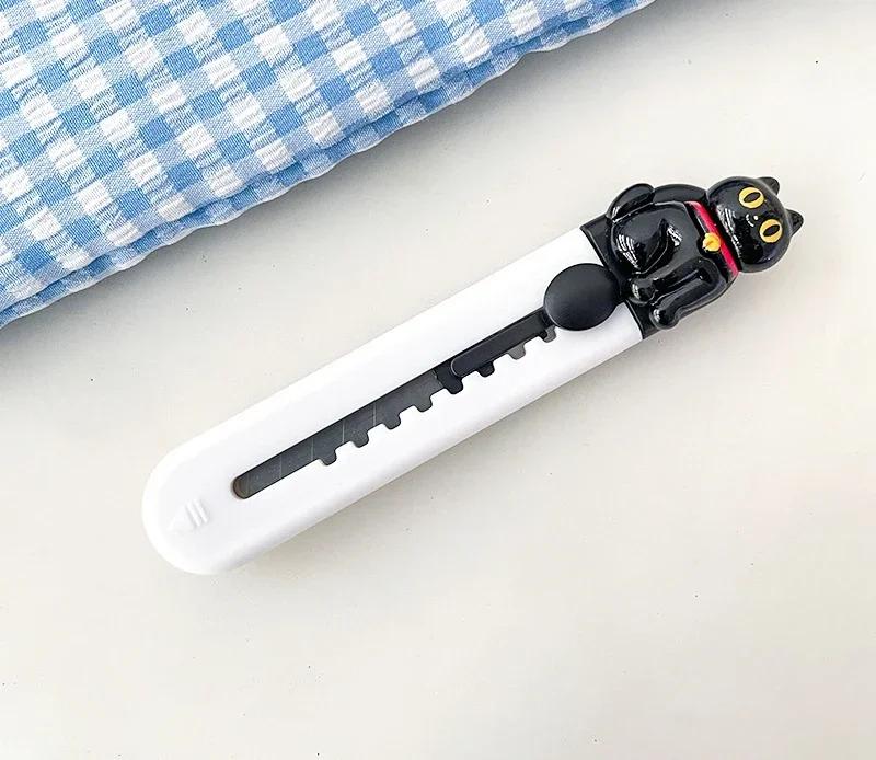 

1 шт. милый мультяшный нож на Хэллоуин для школьников, милый мини-портативный нож для бумаги, безопасный кавайный нож для коробок, школьные принадлежности