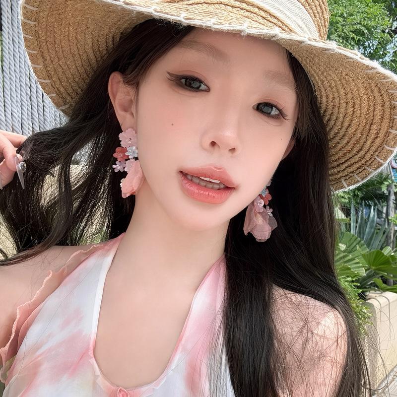 Dopamine Color Tassel Flower Earrings: Sweet Resort Style Jewelry for Women, Perfect for Photos.