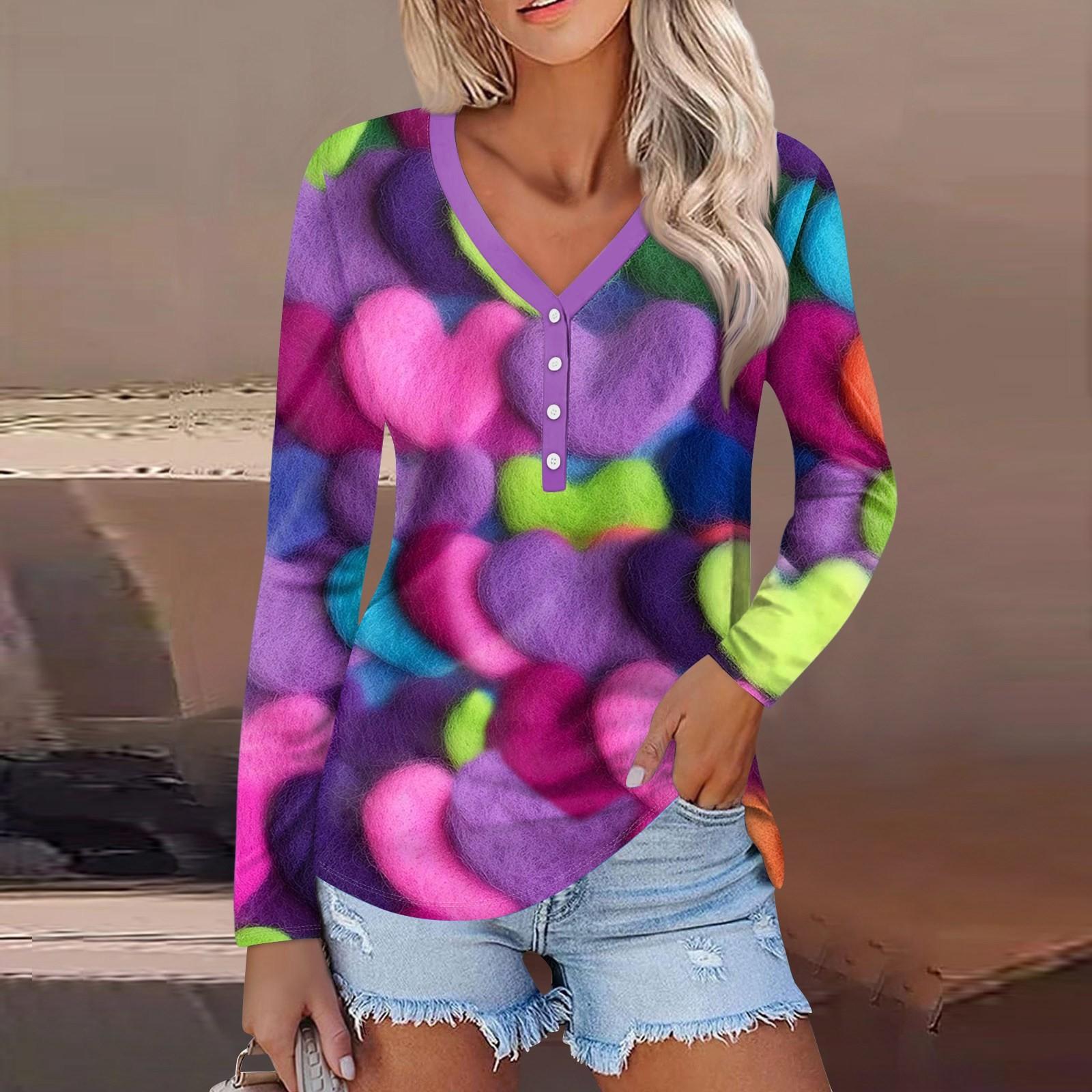 

Женский модный повседневный топ с длинным рукавом и V-образным вырезом на пуговицах ко Дню святого Валентина с принтом в виде сердца M фиолетовый