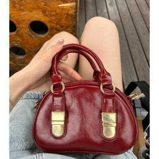 

Женская модная сумка-ракушка с текстурой 2025 года с цепочкой