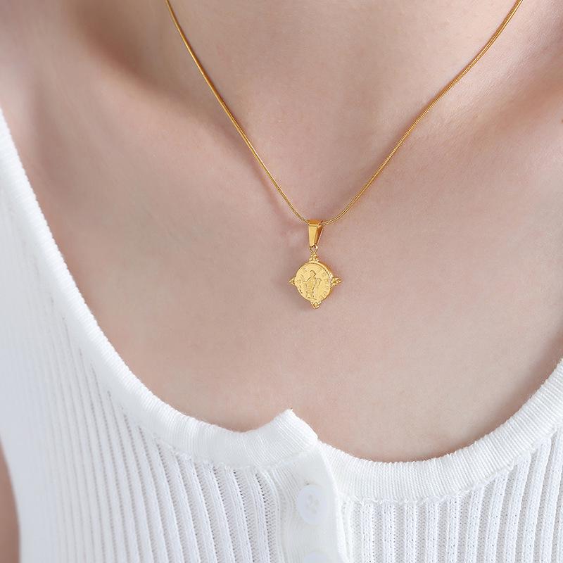Crawfish Zodiac Pendant Necklace, 18k Gold Titanium Steel, Exaggerated Clavicle Chain Jewelry