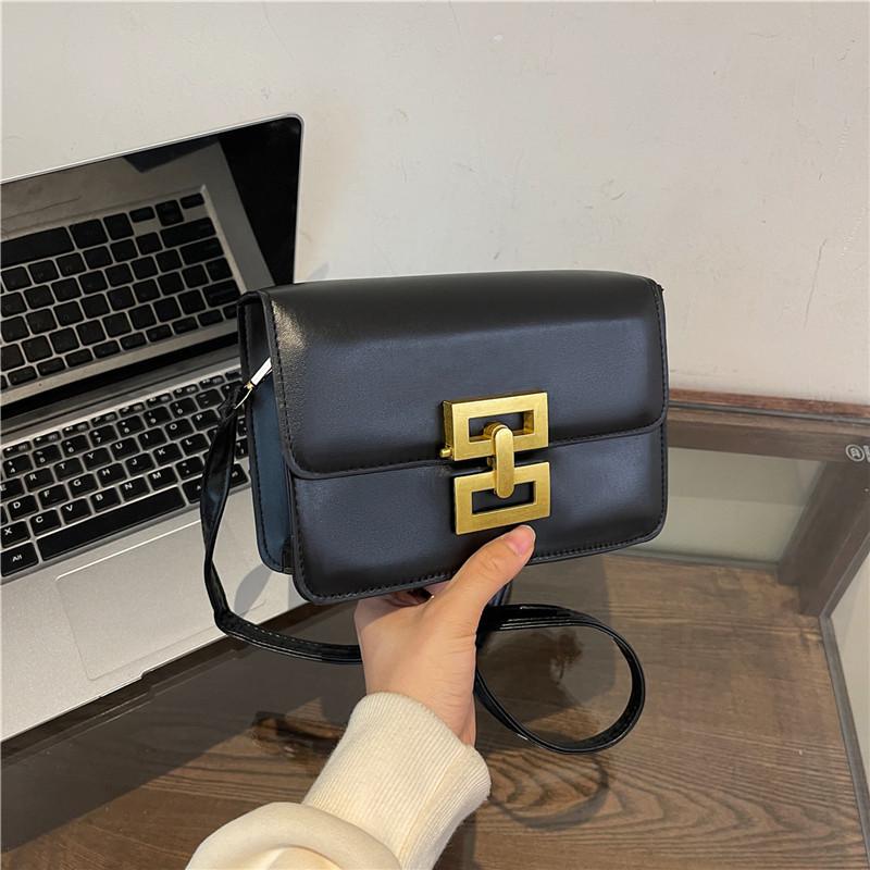 

2024 летняя новая модная тенденция личности популярная повседневная красивая маленькая сумка женская сумка через плечо косая сумка маленькая квадратная сумка чёрный