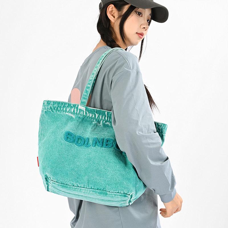 

Korean-style niche retro letter-embroidered washed denim handbag, large capacity travel and fitness shoulder bag зелёный