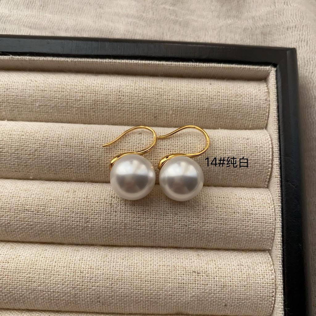 Elegant Light Luxury Pearl Stud Earrings Multi-Color Niche High-End Classic Personalized Commuter Ear Hook Earrings